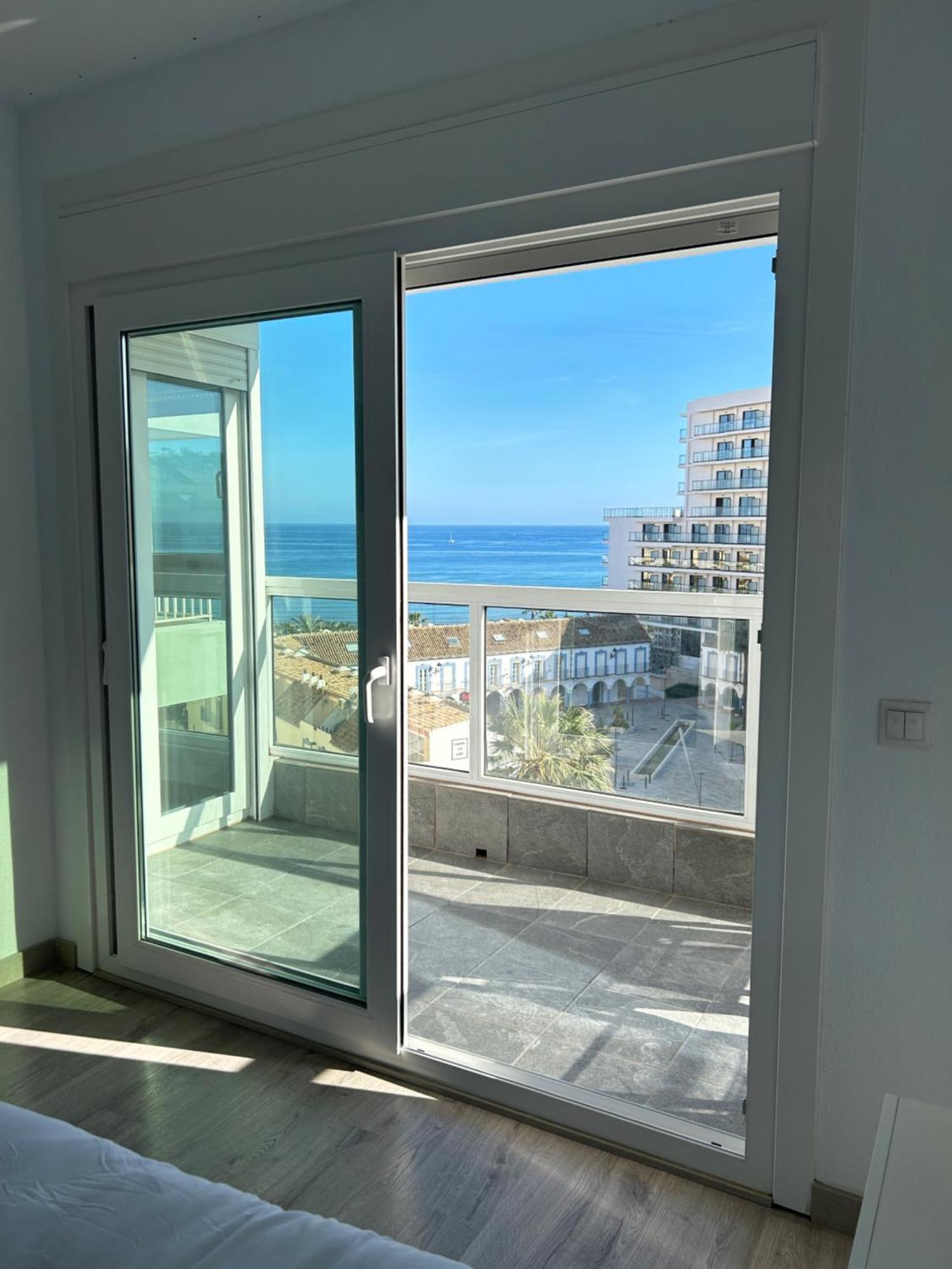 Apartment Diana - Terrace And Pool - 80m From The Benalmadena