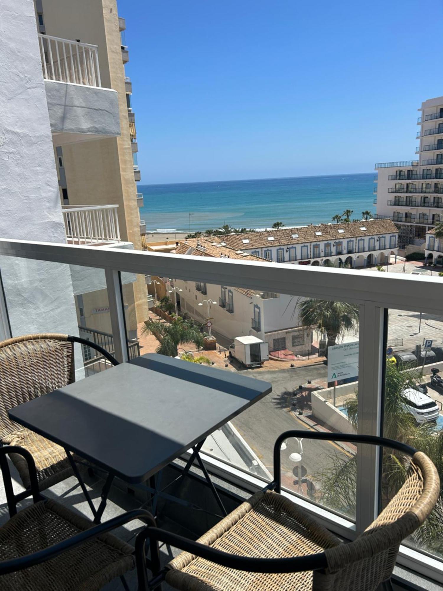 Apartment Diana - Terrace And Pool - 80m From The Benalmadena